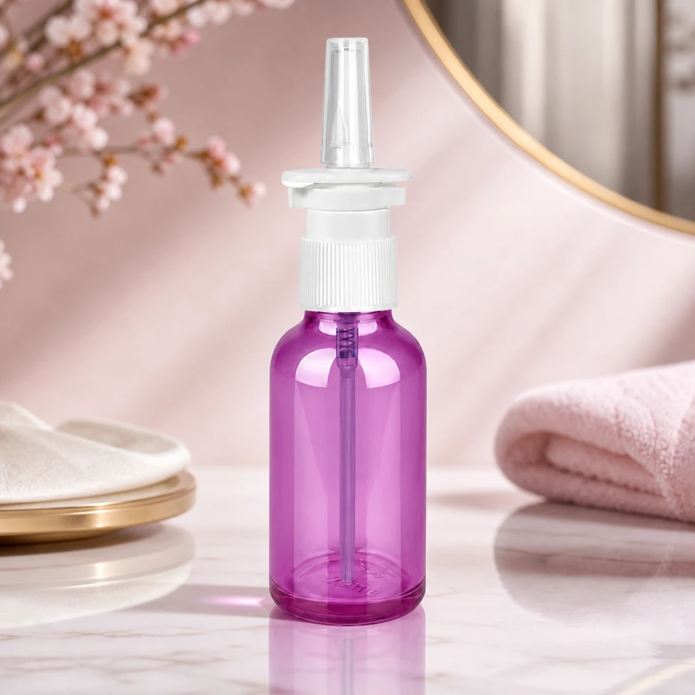 30ml Nasensprayflasche weiß/transparent Standard PurpleLine. UT18/30 Hygienische Nasensprayflasche 30ml mit feinem Sprühnebel-System in transparentem Violett-Ton