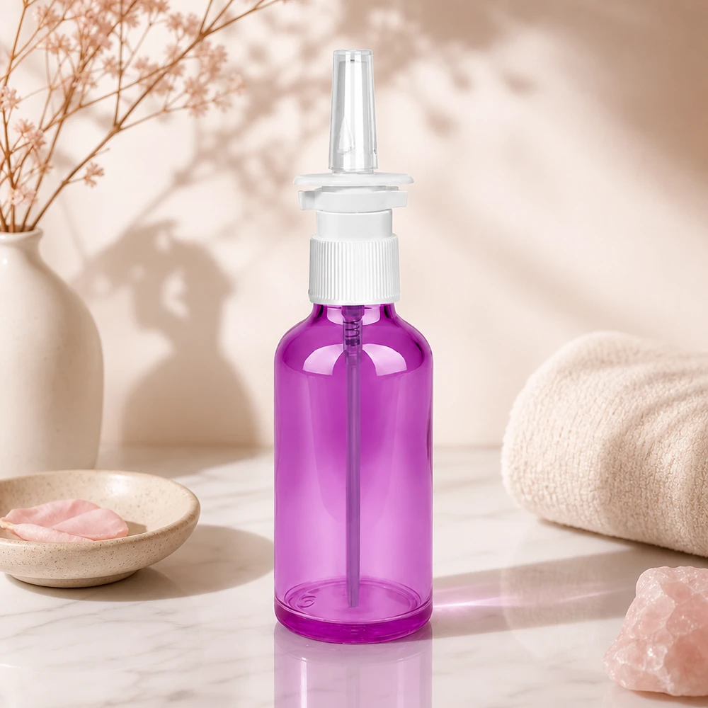 50ml Nasensprayflasche weiß/transparent Standard PurpleLine. UT18/50 Robuste 50ml Purple Nasensprayflasche mit weißem Verschluss für langanhaltende Nutzung