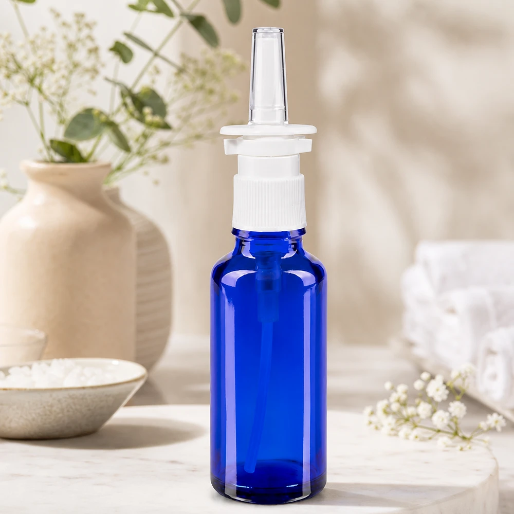 Medizinische Glasflasche 30ml in Blau mit Nasalsprühaufsatz für pharmazeutische Anwendungen