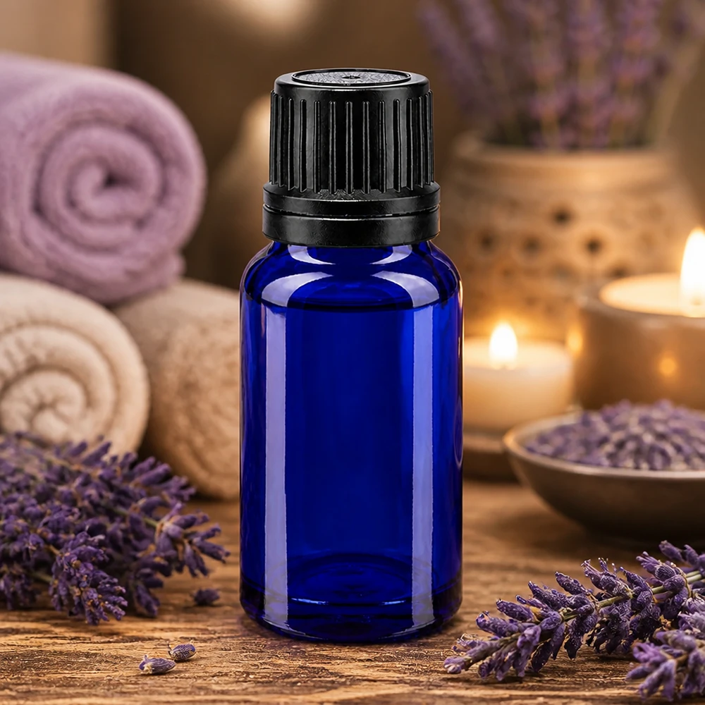 Kompakte Apothekerflasche aus blauem Schutzglas mit kindersicherem Schraubverschluss für ätherische Öle