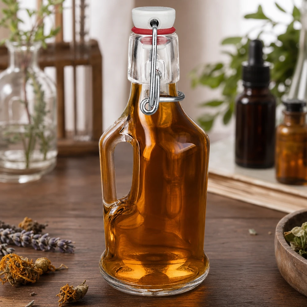 Glasflasche Bertha 200ml bernsteinfarben mit Kräutern und Trockenblumen Naturkosmetik Ambiente UNiTW Bügelverschluss