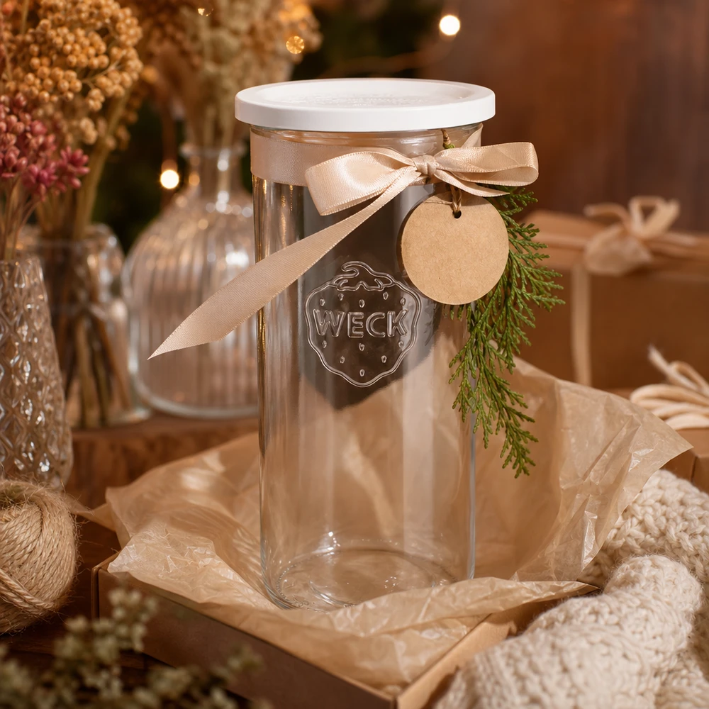 WECK Sturzglas 1500ml RR100 weihnachtlich dekoriert mit Schleife Anhänger und Tannenzweig als Geschenkidee