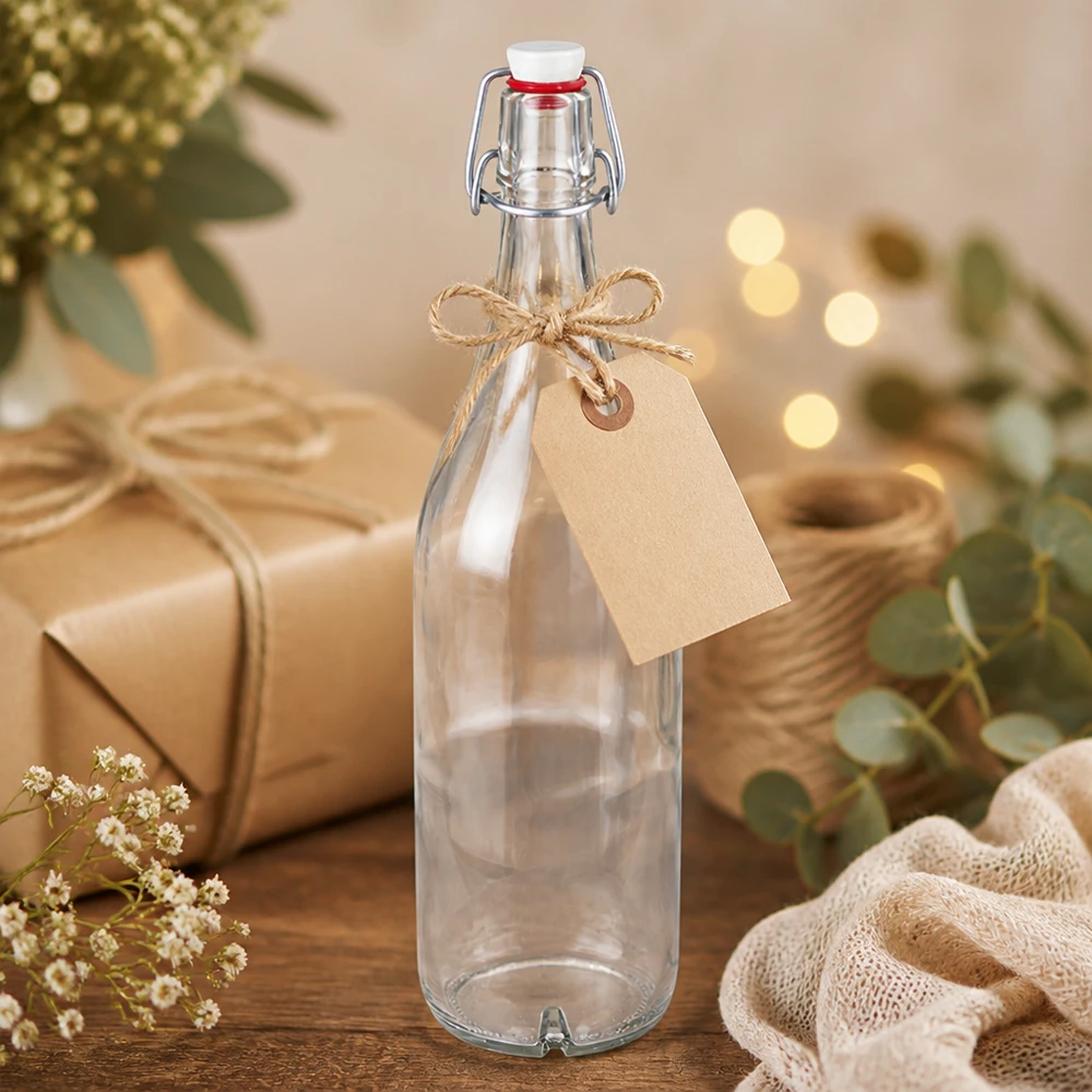 1000ml Glasflasche und Bügelverschluss Porzellan UNiTWIST 1000ml Glasflasche mit Bügelverschluss Porzellan als Geschenk mit Anhänger und natürlicher Deko Arrangement
