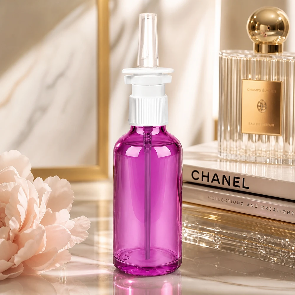 50ml Nasensprayflasche weiß/transparent Standard PurpleLine. UT18/50 Professionelle 50ml Nasensprayflasche mit präzisem Sprühmechanismus in elegantem Lila-Design